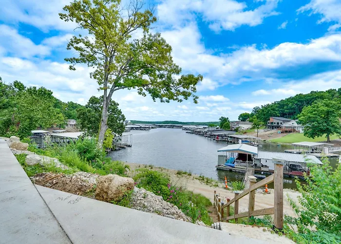 Kayaks, Boat Slip, Game Room, Calm Cove, Great Loc
